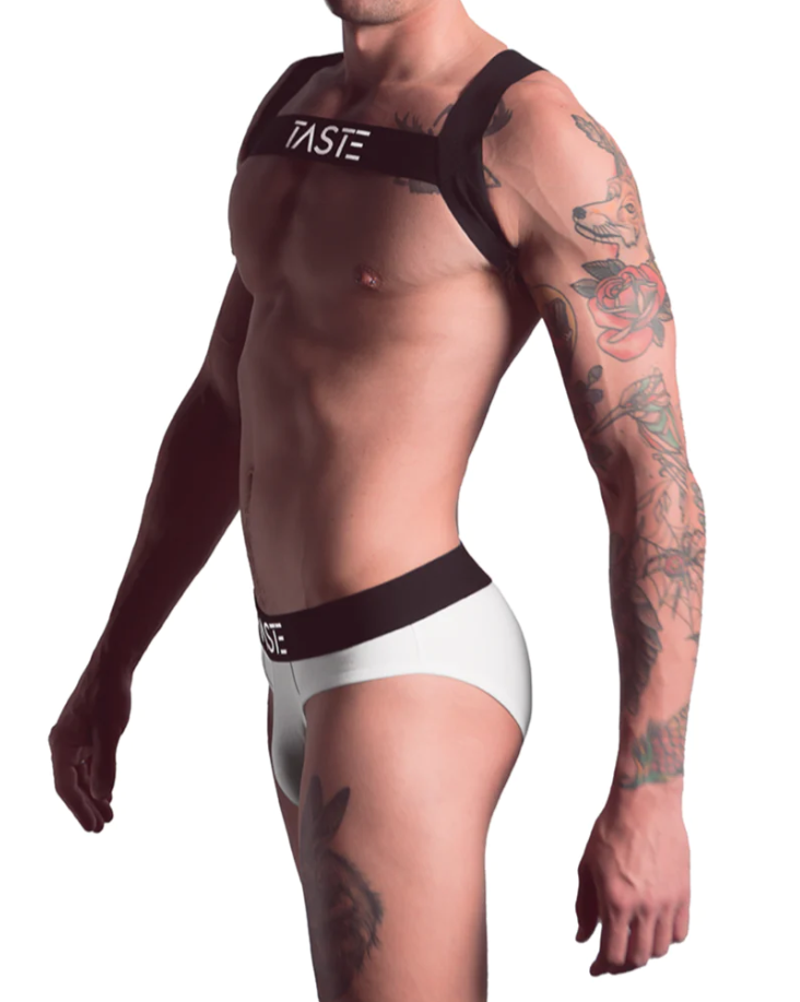 TASTE | SIGNATURE BRIEF WHITE ON BLACK
